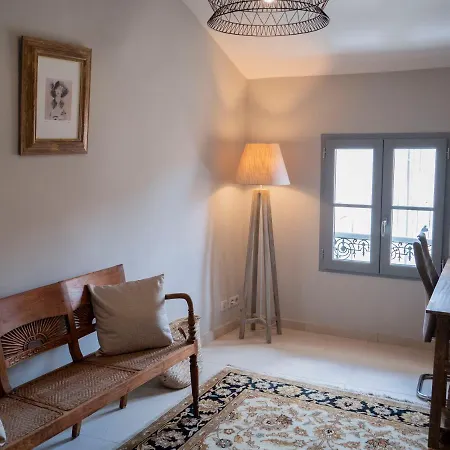 Apartment Cozy Nest In The Center Of Isle Sur La Sorgue For 4 People